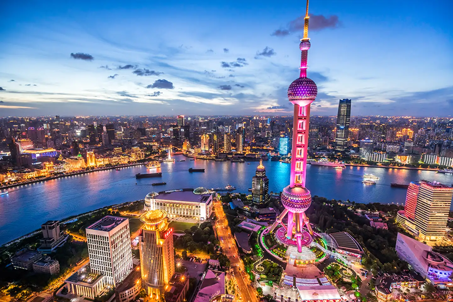 6H4M: SHANGHAI-DISNEYLAND