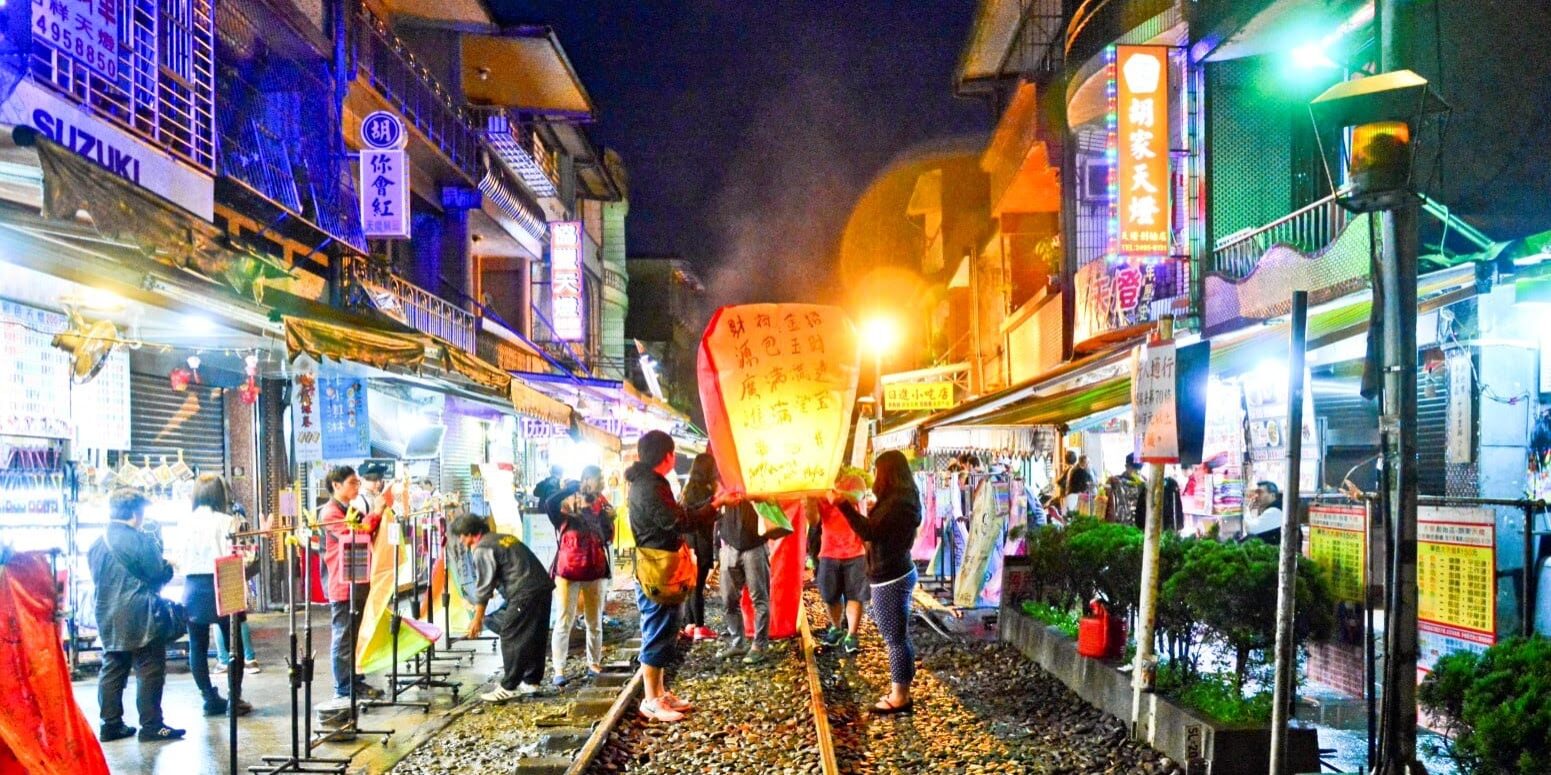 02 Shifen Old Street - Release the Sky Lanterns (十分放天燈)! @ New Taipei [Taiwan] (Large)