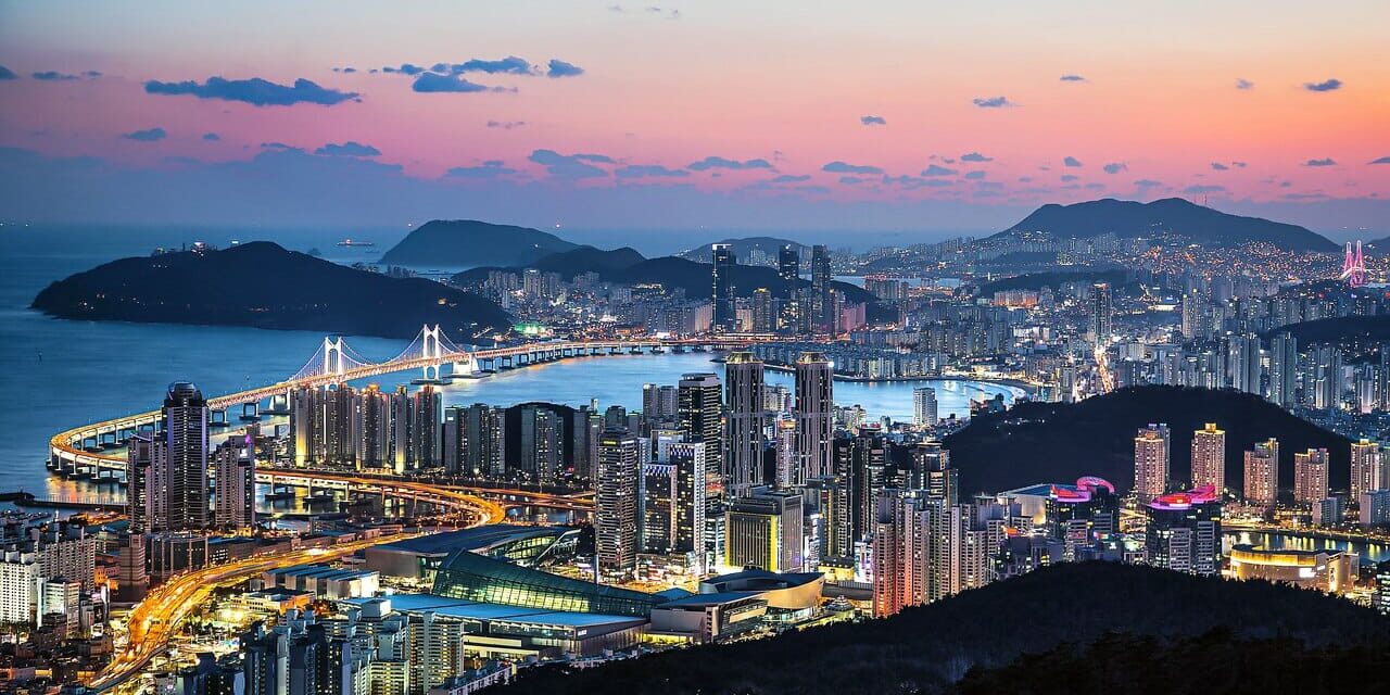 The second-largest bridge in South Korea is the Gwangandaegyo or Diamond Bridge in Busan. It connects Haeundae-gu to Suyeong-gu.