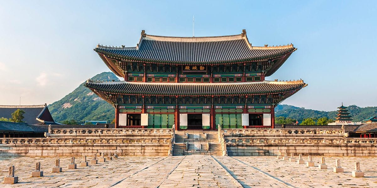 Gyeongbokgung-palace-Seoul-Throne-Hall