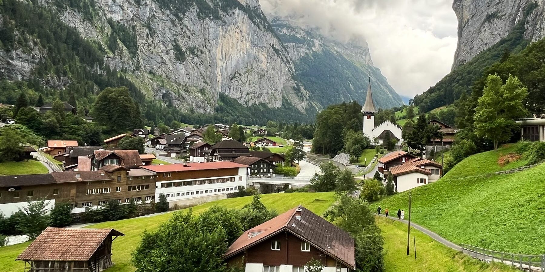 lauterbrunnen-valley-view lauterbrunnen-valley-view